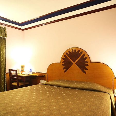 Hotel The Surya, Cochin Angamaly Exterior foto