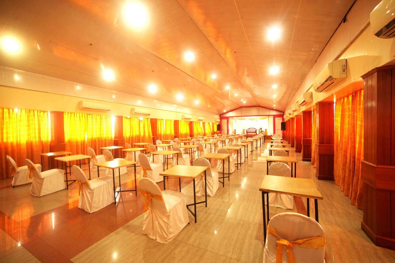 Hotel The Surya, Cochin Angamaly Exterior foto